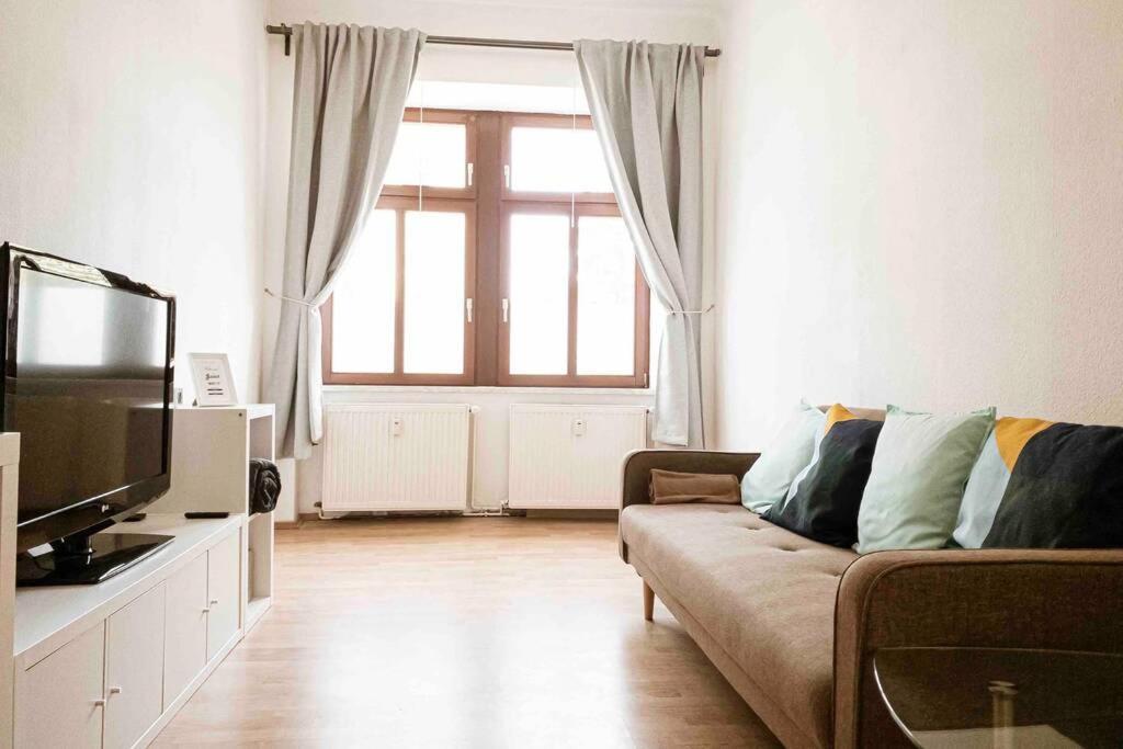 Top Moderne Wohnung In Leipziger Altbau - Netflix Inklusive Zewnętrze zdjęcie