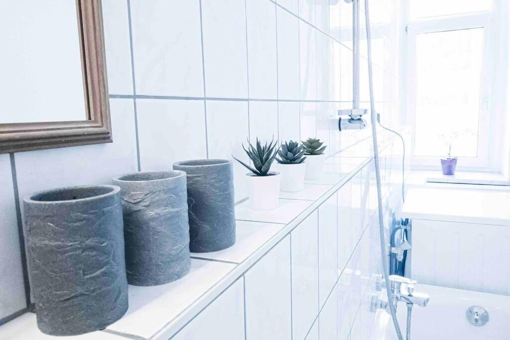 Top Moderne Wohnung In Leipziger Altbau - Netflix Inklusive Zewnętrze zdjęcie