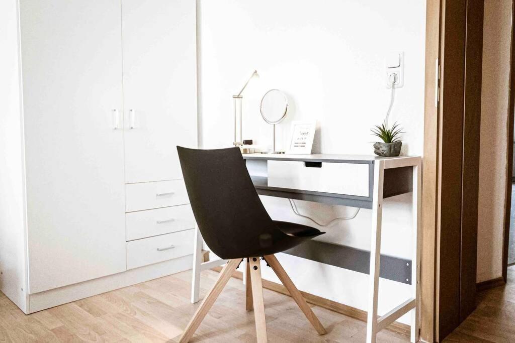 Top Moderne Wohnung In Leipziger Altbau - Netflix Inklusive Zewnętrze zdjęcie